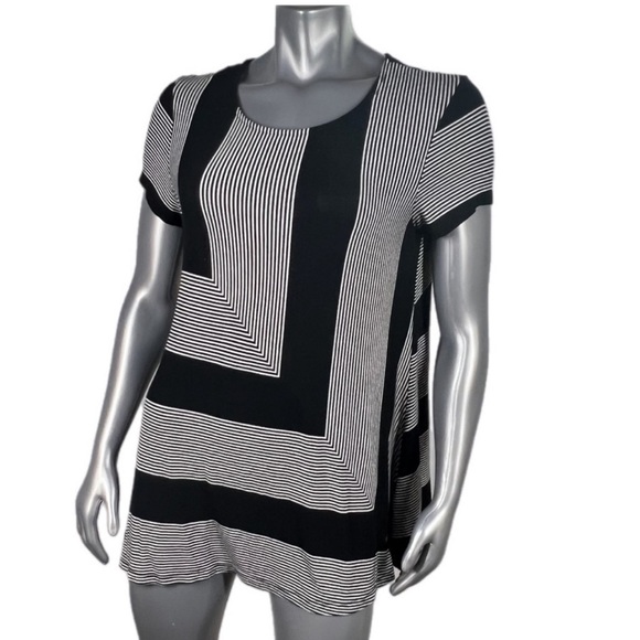 Cable & Gauge Black & White Stripe Short Sleeve
Tunic Top - Picture 7 of 10